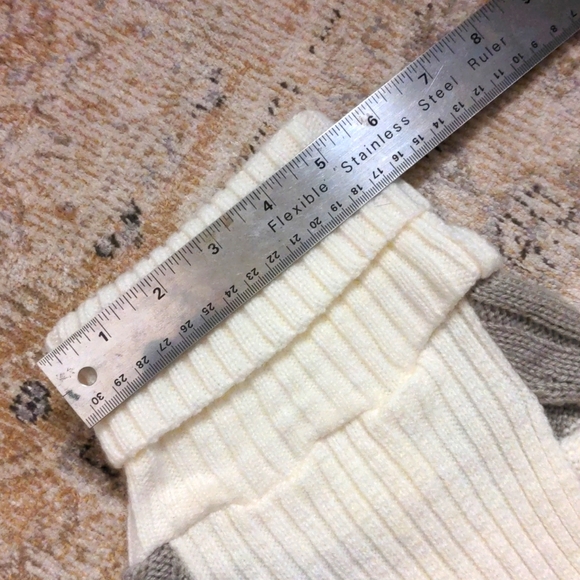 Dog cable knit holiday sweater - Picture 13 of 13